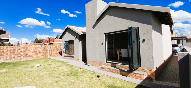 3 Bedroom Property for Sale in Heuwelsig Free State